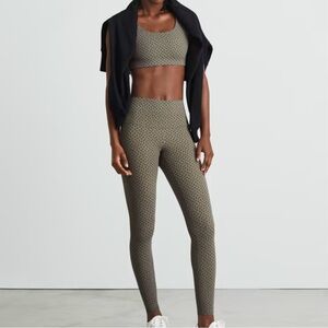SOLD Everlane Perform Legging XS